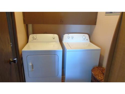 36 19 Street, Fort Macleod, AB - Indoor Photo Showing Laundry Room