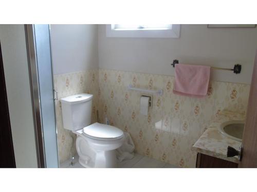 36 19 Street, Fort Macleod, AB - Indoor Photo Showing Bathroom