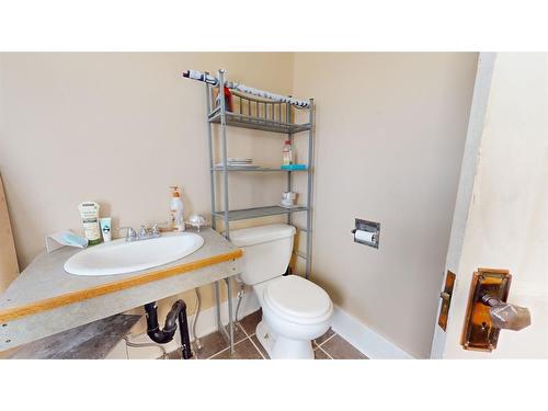 152061 Range Rd 232, Rural Vulcan County, AB - Indoor Photo Showing Bathroom
