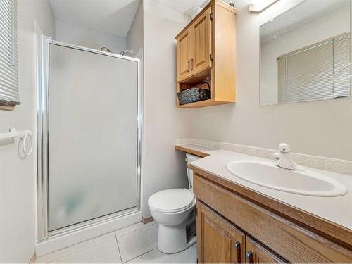 4408 56 Avenue, Taber, AB - Indoor Photo Showing Bathroom