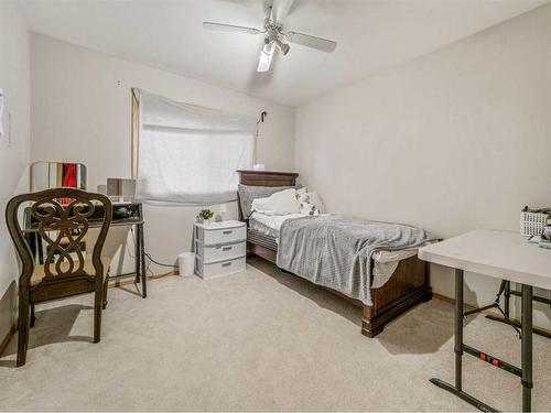 4408 56 Avenue, Taber, AB - Indoor Photo Showing Bedroom