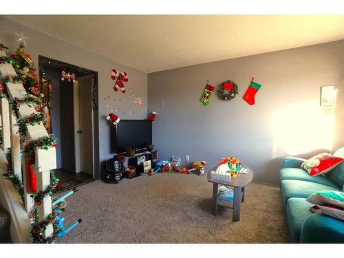 228, 230 Mayor Magrath Drive North, Lethbridge, AB - Indoor Photo Showing Living Room