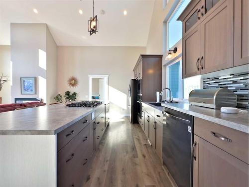 2301 Tecumseh Road, Rural Crowsnest Pass, AB - Indoor Photo Showing Kitchen