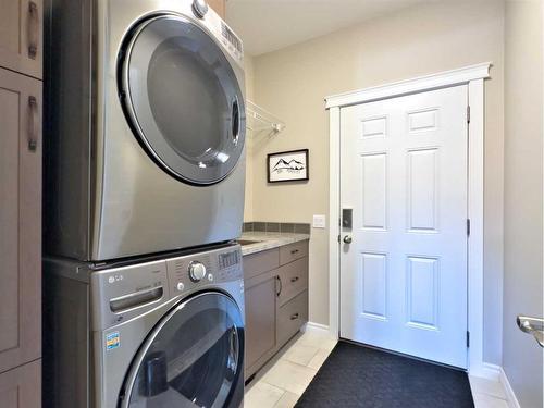 2301 Tecumseh Road, Rural Crowsnest Pass, AB - Indoor Photo Showing Laundry Room