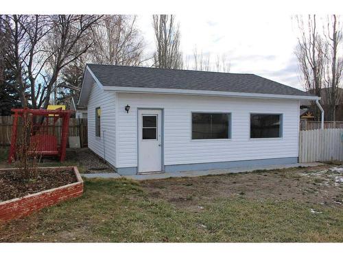 639 Maple Drive, Picture Butte, AB - Outdoor With Exterior