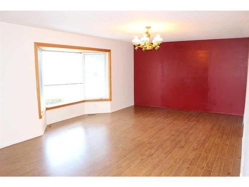 639 Maple Drive, Picture Butte, AB - Indoor Photo Showing Other Room