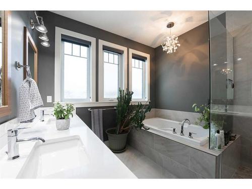 135 Canyon Estates Way West, Lethbridge, AB - Indoor Photo Showing Bathroom
