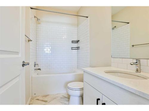 971 40 Avenue North, Lethbridge, AB - Indoor Photo Showing Bathroom
