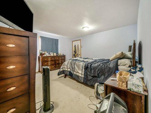 151047 Range Road 171, Enchant, AB - Indoor Photo Showing Bedroom