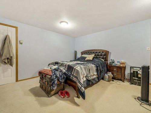 151047 Range Road 171, Enchant, AB - Indoor Photo Showing Bedroom