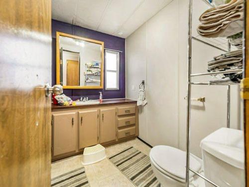 151047 Range Road 171, Enchant, AB - Indoor Photo Showing Bathroom