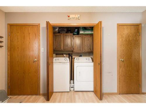 518 12 Street South, Lethbridge, AB - Indoor Photo Showing Laundry Room
