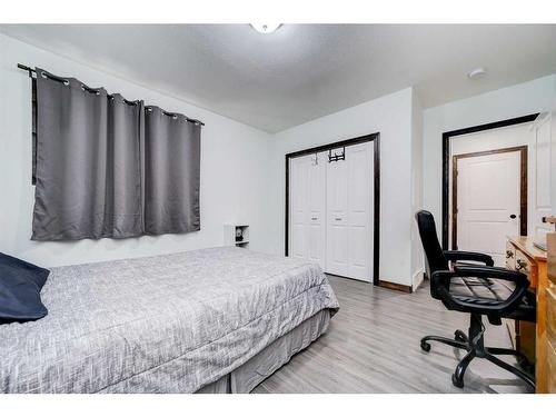 30 Prairie Lake Drive, Taber, AB - Indoor Photo Showing Bedroom