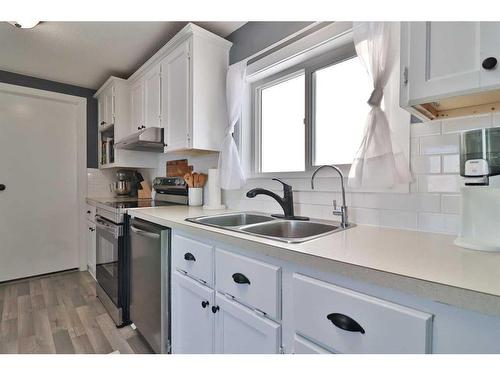 251079 Twp Rd 23A, Rural Cardston County, AB - Indoor Photo Showing Kitchen With Double Sink