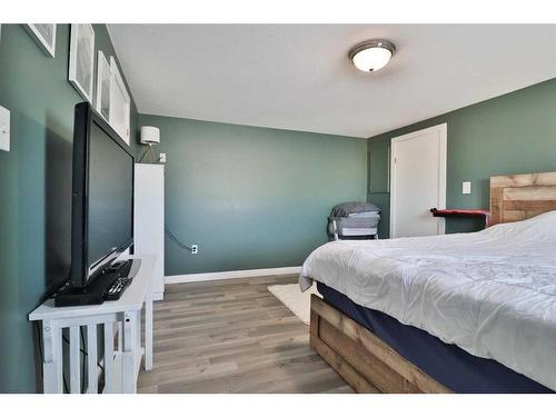251079 Twp Rd 23A, Rural Cardston County, AB - Indoor Photo Showing Bedroom