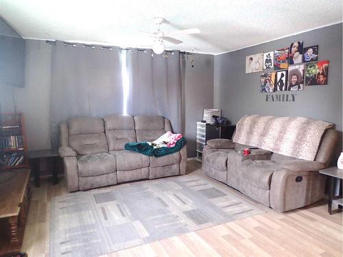 6202 50 Street, Taber, AB - Indoor Photo Showing Living Room