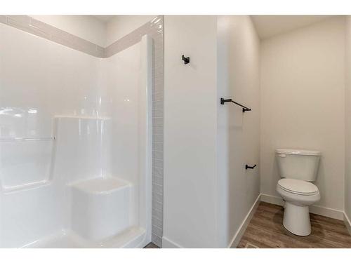 359 9 Street, Fort Macleod, AB - Indoor Photo Showing Bathroom