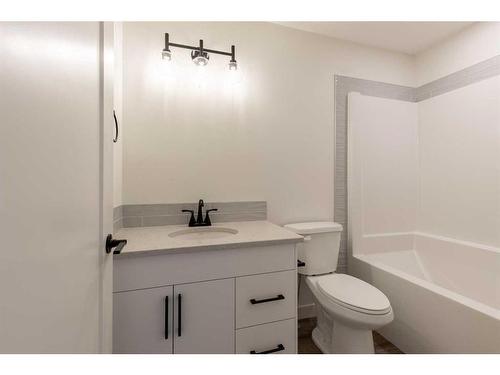 359 9 Street, Fort Macleod, AB - Indoor Photo Showing Bathroom