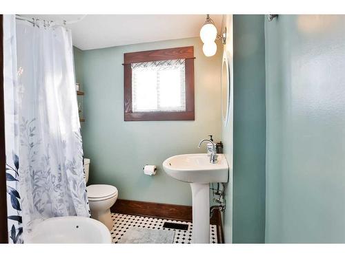 160057 Twp 154, Rural Newell, County Of, AB - Indoor Photo Showing Bathroom