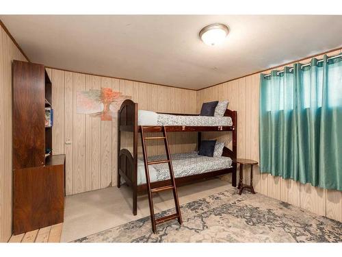 905 Highway Avenue, Nobleford, AB - Indoor Photo Showing Bedroom