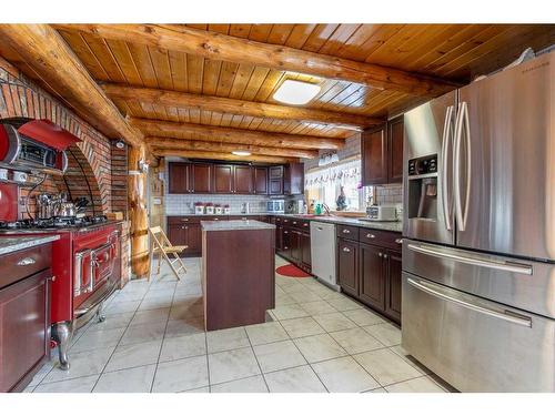 262072 Twp Road 91A, Fort Macleod, AB - Indoor Photo Showing Kitchen