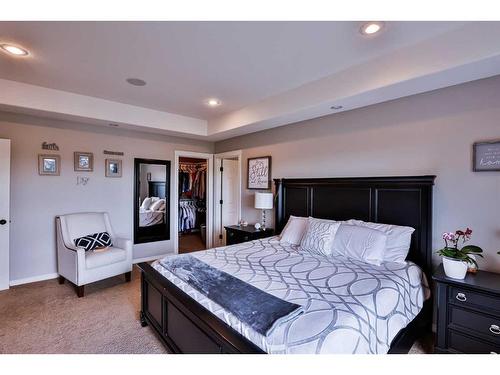 387 Couleecreek Court South, Lethbridge, AB - Indoor Photo Showing Bedroom