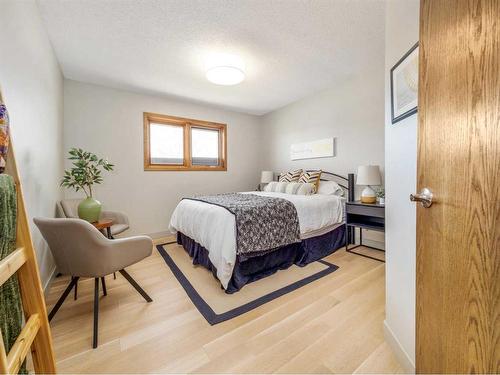 5818 46 Street, Taber, AB - Indoor Photo Showing Bedroom