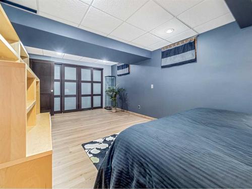 5818 46 Street, Taber, AB - Indoor Photo Showing Bedroom