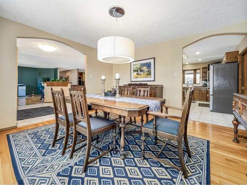 5818 46 Street, Taber, AB - Indoor Photo Showing Dining Room