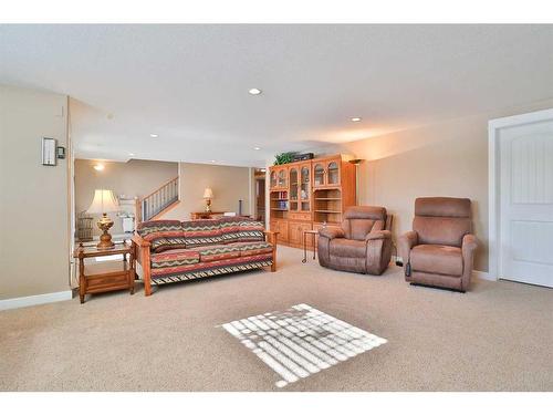 360 E 1 Avenue South, Magrath, AB - Indoor Photo Showing Bedroom