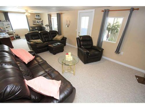 171065 Hwy 3, Rural Taber, M.D. Of, AB - Indoor Photo Showing Living Room