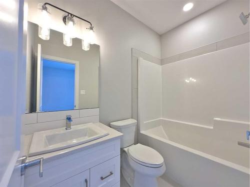 11311 19 Avenue, Blairmore, AB - Indoor Photo Showing Bathroom