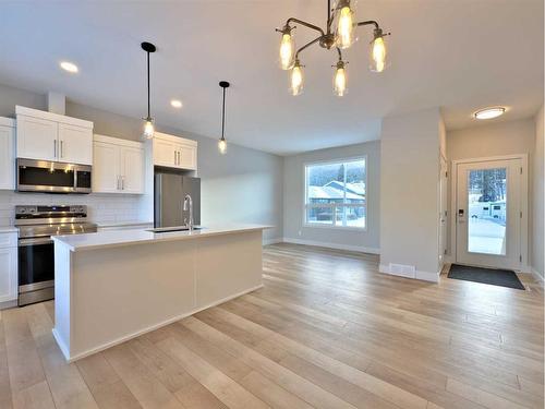 11311 19 Avenue, Blairmore, AB - Indoor Photo Showing Kitchen With Upgraded Kitchen