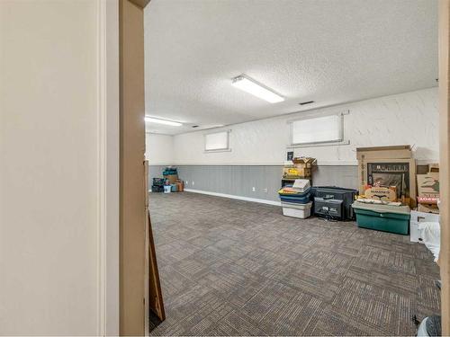 332 Leaside Avenue South, Lethbridge, AB - Indoor