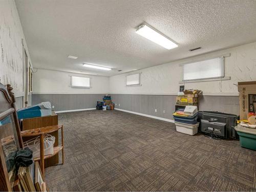 332 Leaside Avenue South, Lethbridge, AB - Indoor Photo Showing Other Room