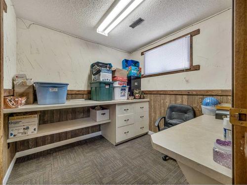 332 Leaside Avenue South, Lethbridge, AB - Indoor Photo Showing Office