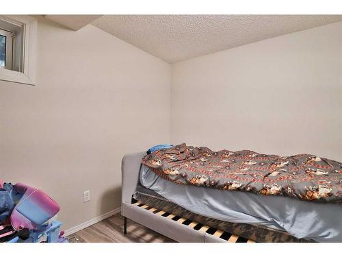 143, 145 7A Avenue West, Cardston, AB - Indoor Photo Showing Bedroom