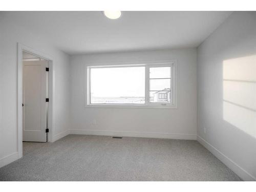 4437 31 Avenue South, Lethbridge, AB - Indoor Photo Showing Other Room