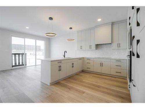 4437 31 Avenue South, Lethbridge, AB - Indoor Photo Showing Kitchen