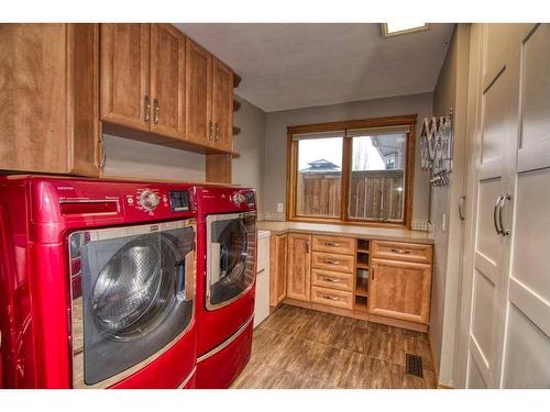 2302 14 Avenue South, Lethbridge, AB - Indoor Photo Showing Laundry Room