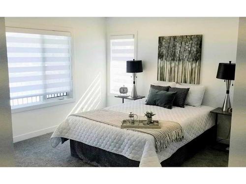 1014 18 Street South, Lethbridge, AB - Indoor Photo Showing Bedroom