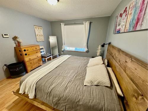 101 Avro Anson Road, Fort Macleod, AB - Indoor Photo Showing Bedroom