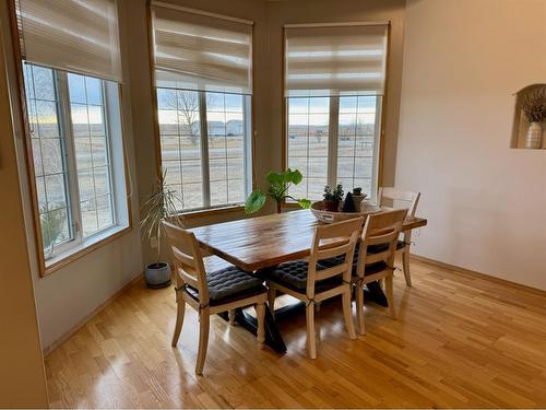 101 Avro Anson Road, Fort Macleod, AB - Indoor Photo Showing Dining Room