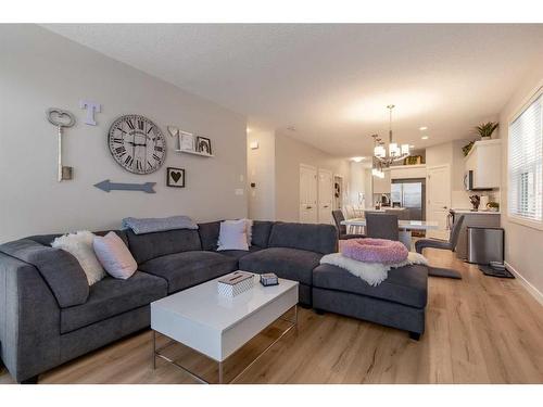1-59 Aquitania Circle West, Lethbridge, AB - Indoor Photo Showing Living Room