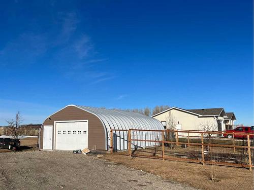 1201 8 Street East, Cardston, AB - Outdoor