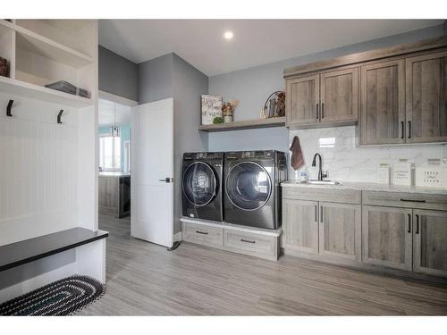 37 Quarry Bank Road, Raymond, AB - Indoor Photo Showing Laundry Room