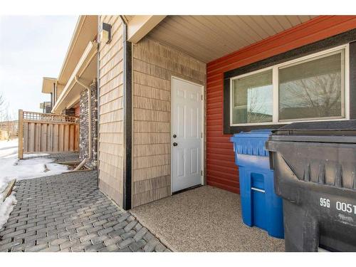 3-897 Mt Sundance Manor West, Lethbridge, AB - Outdoor With Exterior