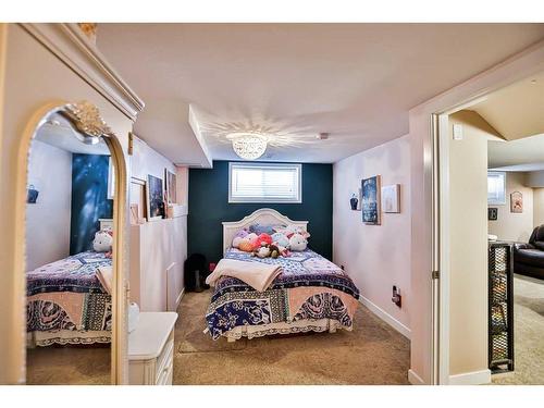 1715 7 Avenue South, Lethbridge, AB - Indoor Photo Showing Bedroom