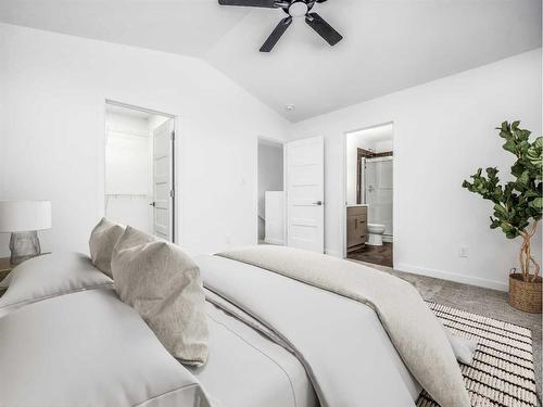 538 Malahat Green West, Lethbridge, AB - Indoor Photo Showing Bedroom