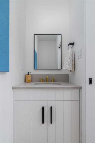 4526 31 Avenue South, Lethbridge, AB - Indoor Photo Showing Bathroom